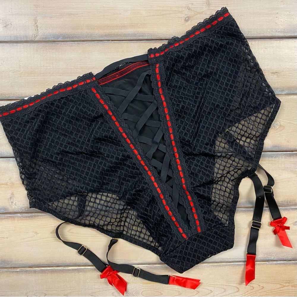Lane Bryant Cacique Plus Size, Criss-Cross Peekaboo Briefs with Garder 14/16 NWT